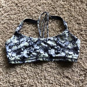 LE lululemon Free to Be Bra!